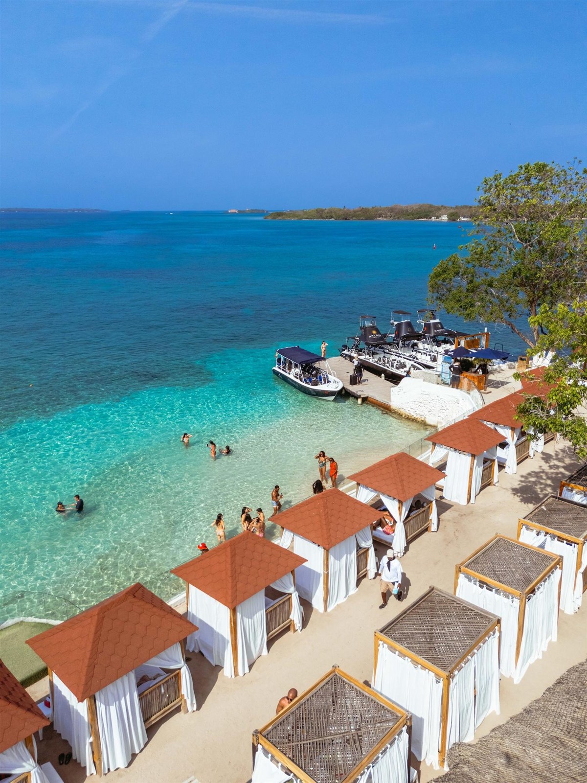 Bayside Island y Marina Beach Club
